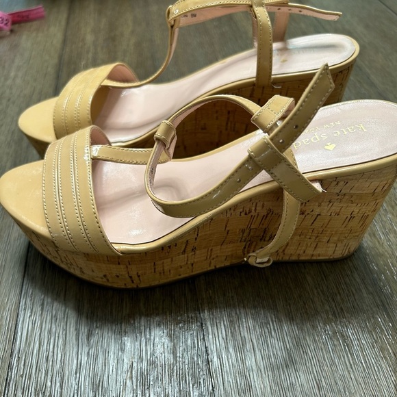 Kate Spade Tan Wedge Sandals with‎ Ankle Straps Size 8 - Picture 5 of 12